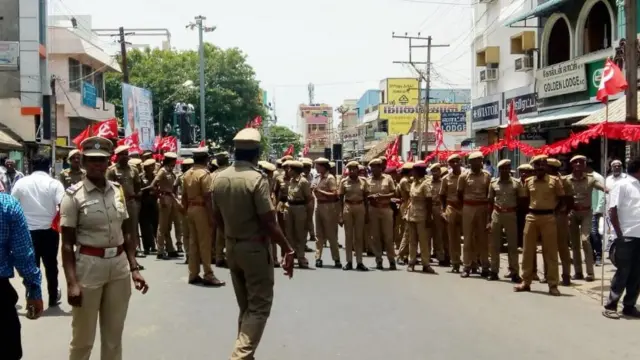 8 வழி சாலைக்கு எதிராக நடை பயணம் செல்ல தடை: கம்யூனிஸ்ட் கட்சியினர் நள்ளிரவில் கைது