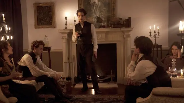 кадр из постановочной документальной драмы