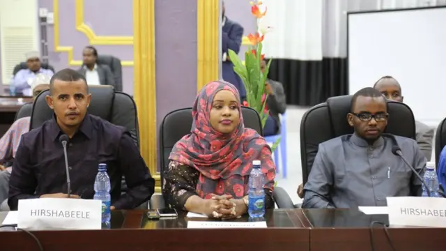 Qaar ka mid ah waftiga Hirshabeelle oo shirka ka qeybgalaya