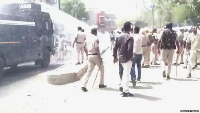 ਪਾਣੀ ਦੀਆਂ ਬੁਛਾੜਾਂ