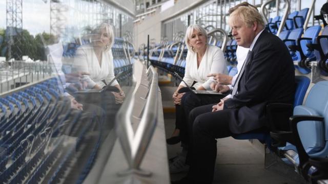 12 May 2022: Prime Minister Boris Johnson and Culture Secretary Nadine Dorries during a visit to a stadium in Birmingham. Picture date: Thursday May 12, 2022