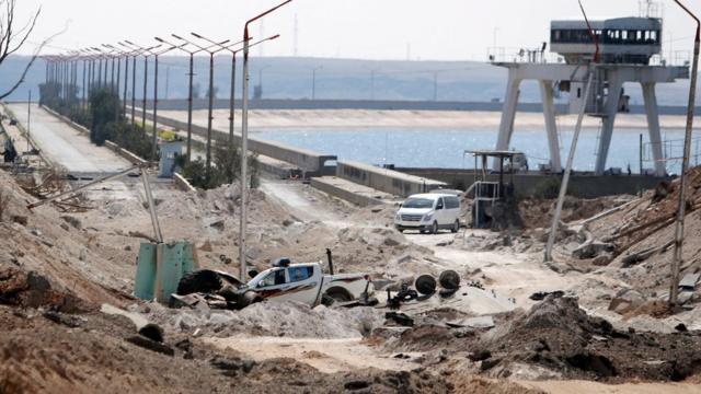 Suriye'nin en büyük gölü olan El Esad Baraj Gölü'nün kapakları da Tabka'da bulunuyor
