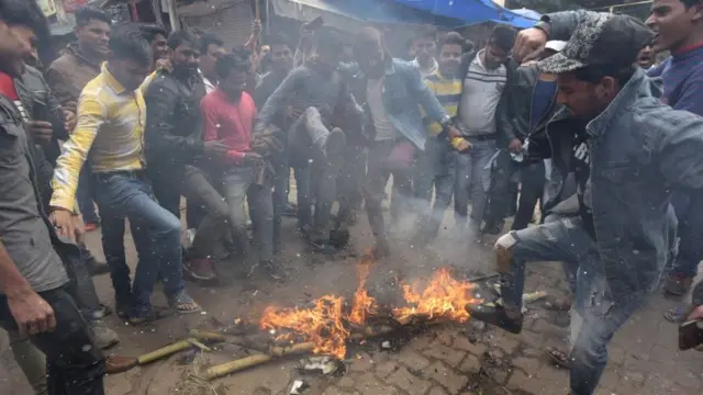 Saldırı, Hindistan'ın bazı şehirlerinde Pakistan karşıtı gösterileri tetikledi.