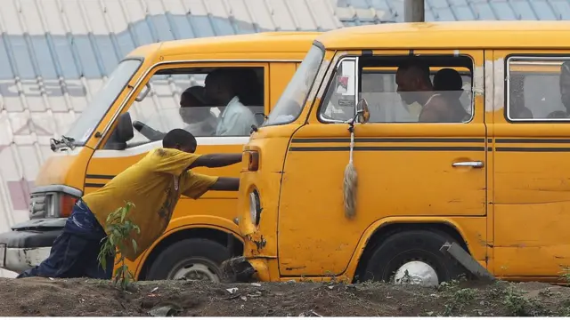 conductor dey push bus go back