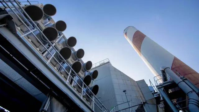 L'installation de Climeworks près de Zurich, en Suisse, vend le CO2 qu'elle capte aux producteurs de légumes des environs pour leurs serres.