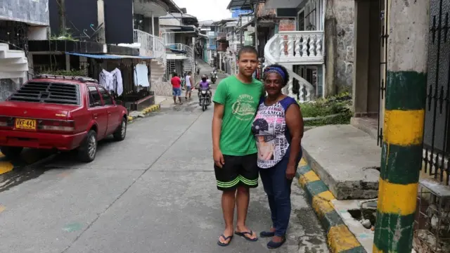 Feliciana Hurtado pose pour une photo à Buenaventura