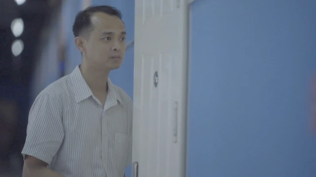 หยาง ซู่เฉิง พ่อของจิ้งซิน เฝ้าดูด้วยความเป็นห่วง