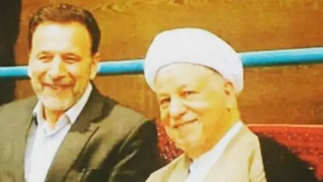 محمود واعظی (چپ) کنار اکبر هاشمی رفسنجانی