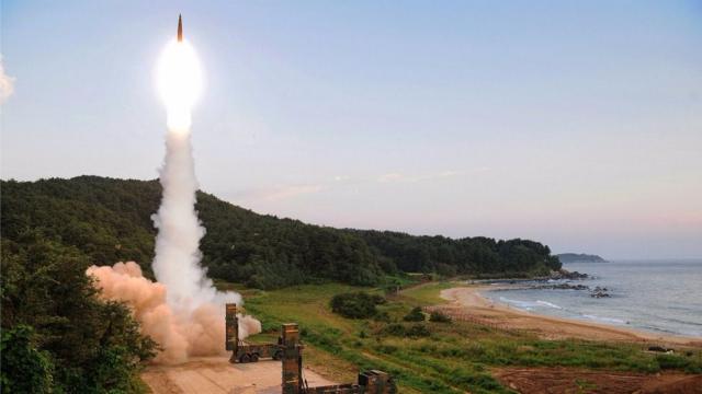 Corea del Sur ha realizado pruebas de misiles como respuesta a su vecino Corea del Norte.