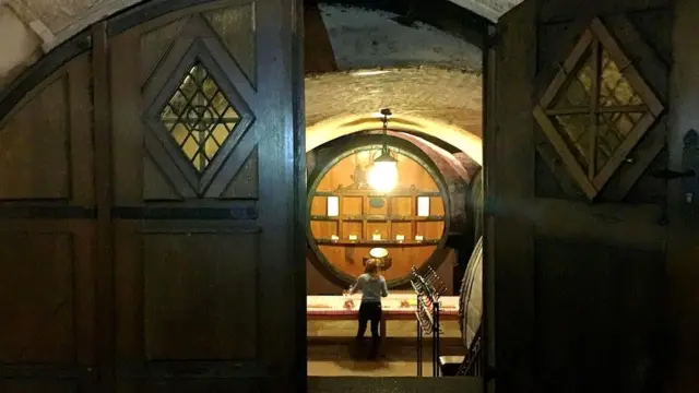 В винном погребе Cave Historique des Hospices de Strasbourg производили и хранили вина, применяемые для лечения в больнице Hôpital civil