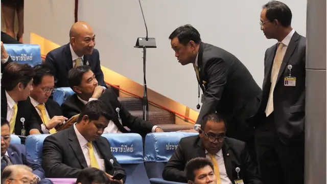 นายวีระกร คำประกอบ เจ้าของญัตติเสนอเลื่อนโหวตประธานสภา