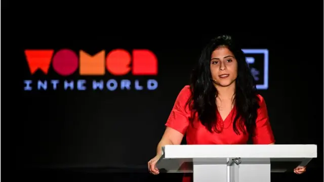 লীনা আল হাথলুল এক টুইট বার্তায় তার বোনকে দেয়া সরকারি প্রস্তাব সম্পর্কে তথ্য তুলে ধরেন।