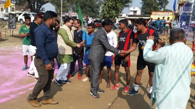 क़ादिर ख़ान और उनकी टीम