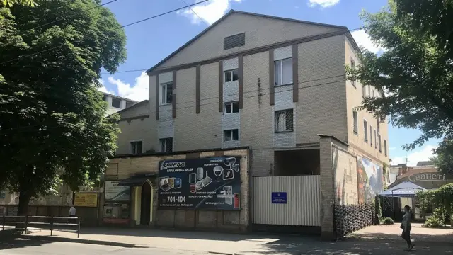 навіть у спецкамері всі вимоги щодо дисципліни й порядку зберігаються, запевняє керівництво СІЗО