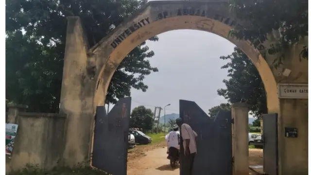 Entrance to University of Abuja Staff Quarters