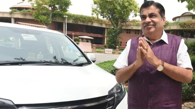 ভারতের সড়ক পরিবহন মন্ত্রী নীতিন গডকড়ি
