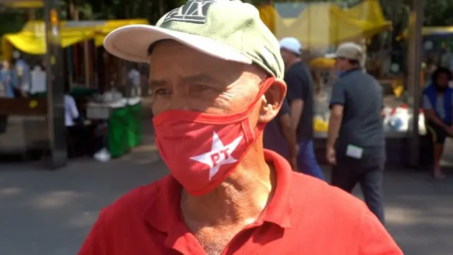 Francisco Lino Neto durante ato contra Bolsonaro em SP