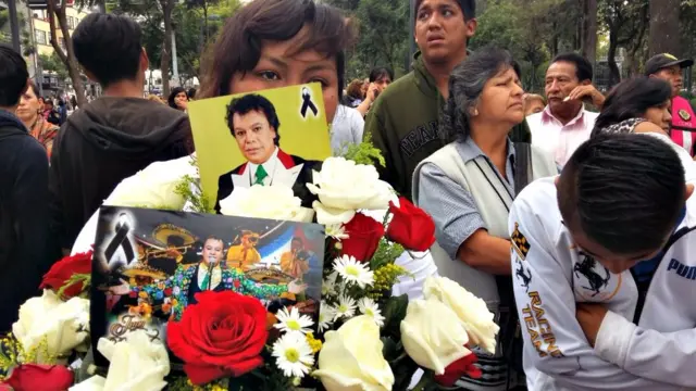 Miles sintieron la muerte de Juan Gabriel como algo muy cercano.