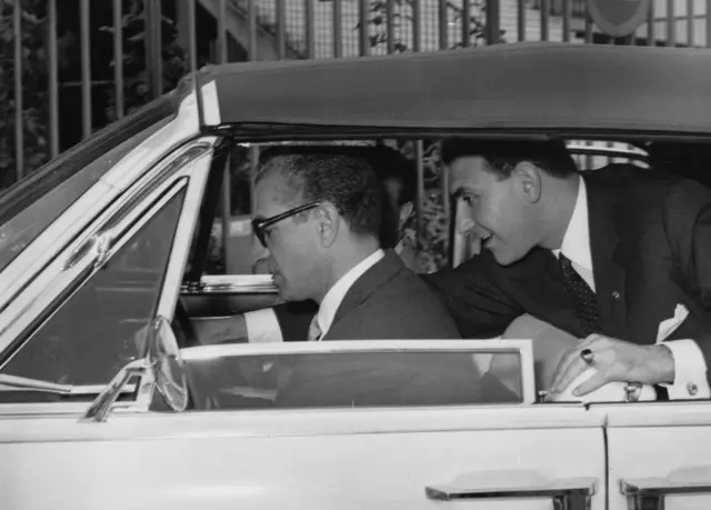 زاهدی یکی از نزدیک‌ترین افراد به محمدرضا شاه از زمان آجودانی تا تصدی وزارت خارجه بود