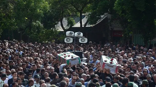 تشییع جنازه دو نفر از قربانیان در بجنورد