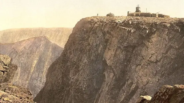 مرصد فوق جبل بن نيفيس