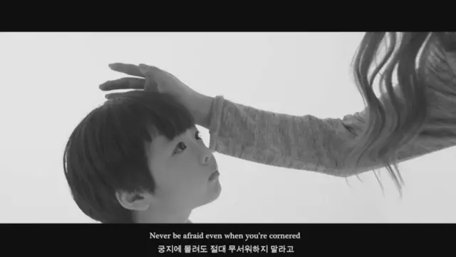 엠버 솔로곡 Borders에는 어머니에 대한 언급이 나온다