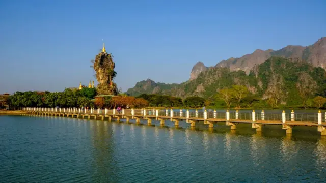 အလင်္ကာပုလဲပန်း