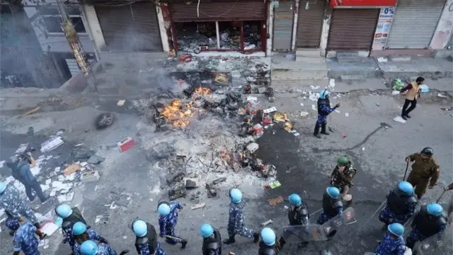 டெல்லியில் வன்முறை: ட்வீட் செய்வதை தவிர கெஜ்ரிவாலால் வேறு எதாவது செய்ய முடியுமா?