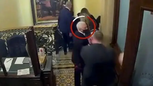 Jinsi waandamanaji walivyokua karibu na Mike Pence, Mitt Romney na wabunge wengine