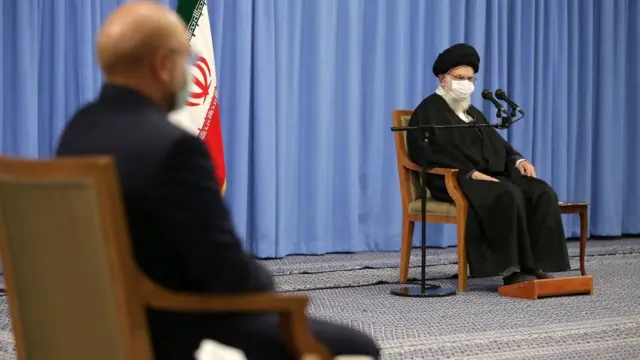 محمدباقر قالیباف،‌ رئیس مجلس در دیدار با آقای خامنه‌ای حاضر بود