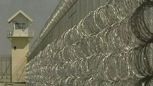 له دولت سره د طالب زندانیانو شمېر بیا شاوخوا لس زره یادېږي.