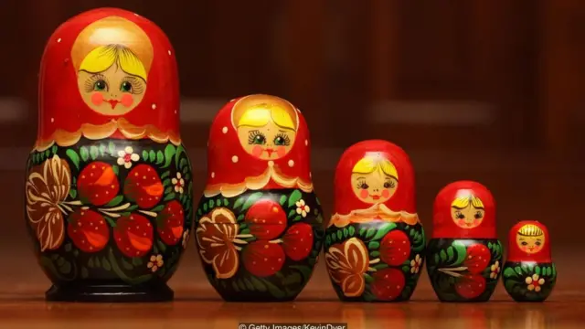 रूसी गुड़िया