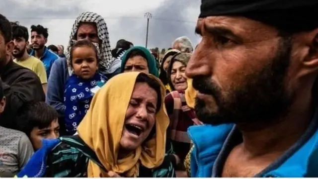 சிரியா போர்: கைபேசிக் காணொளிகள் மூலம் வெளியாகும் போர்க் குற்றங்கள்