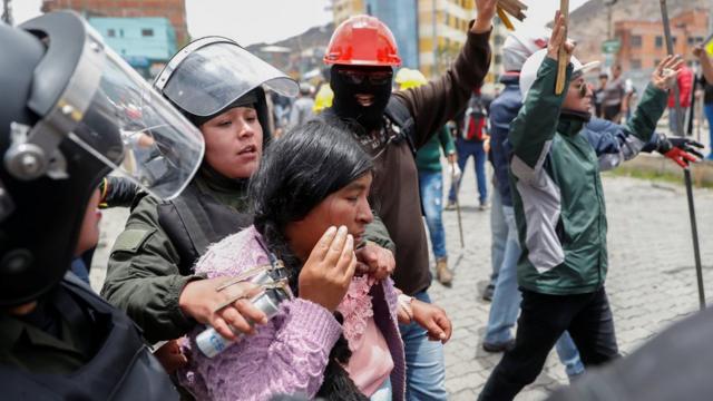 Đụng độ giữa người ủng hộ và chống đối Evo Morales ngày 11/11 ở La Paz