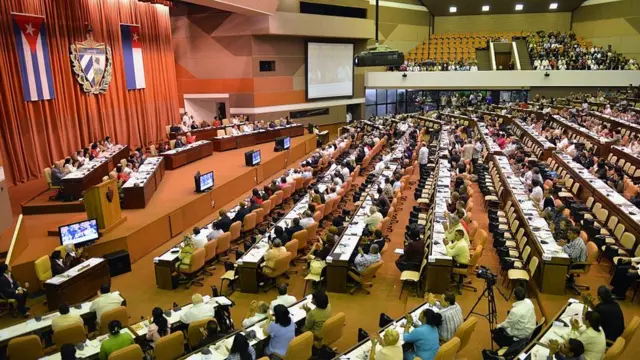 - کوبا یکی از چندین کشوری است که در مقایسه با آمریکا نماینده زن بیشتری در مجلس خود دارد.