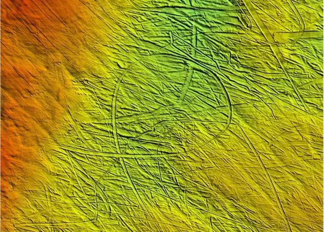 Marca deixada por iceberg quase circular no Mar de Barents