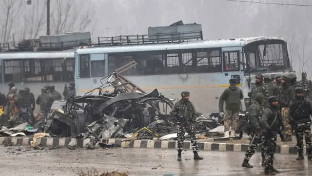 పుల్వామా అధికారులు