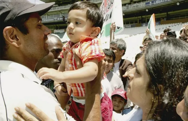 राहुल द्रविड़ अपनी पत्नी और बच्चे के साथ