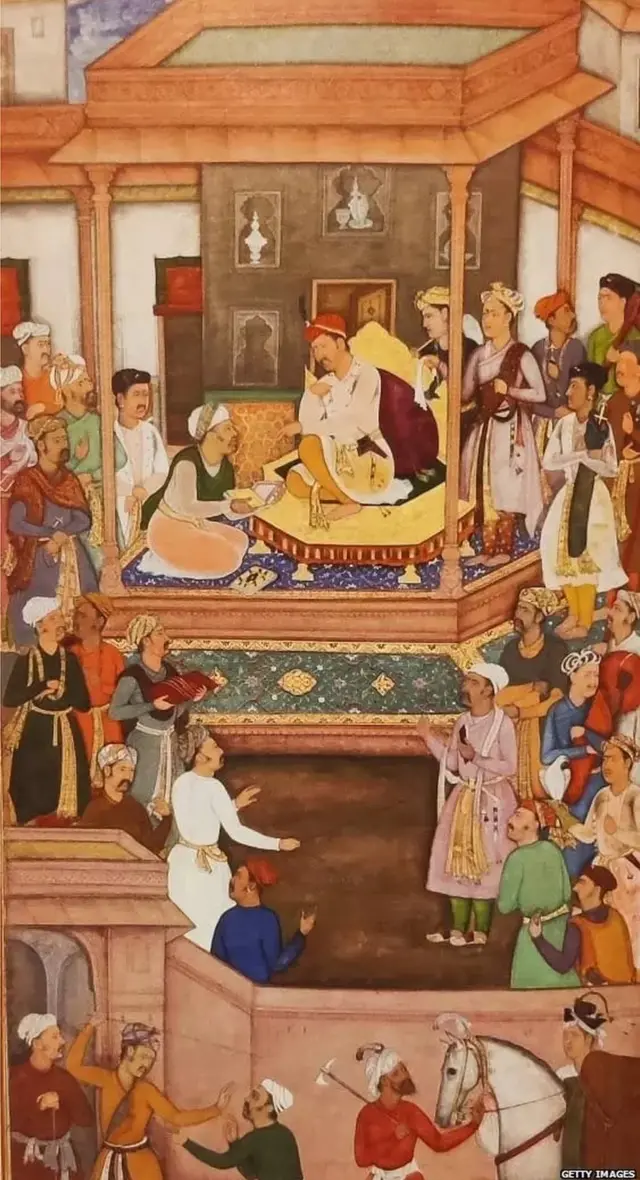 આમ તો અકબર ખૂબ મિલનસાર હતા પરંતુ જ્યારે એમને ગુસ્સો આવતો ત્યારે એમને એના પર કાબુ કરવાનું ઘણું અઘરું પડતું હતું