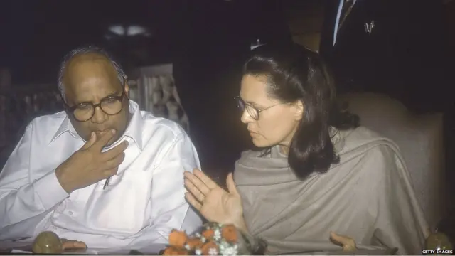 शरद पवार आणि सोनिया गांधी