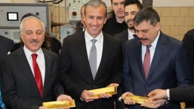 વેનેઝુએલાના ઉપ-રાષ્ટ્રપતિ અલ-ઇસામીની તુર્કીની ગોલ્ડ રિફાઇનરીની મુલાકાત વેળીના તસવીર