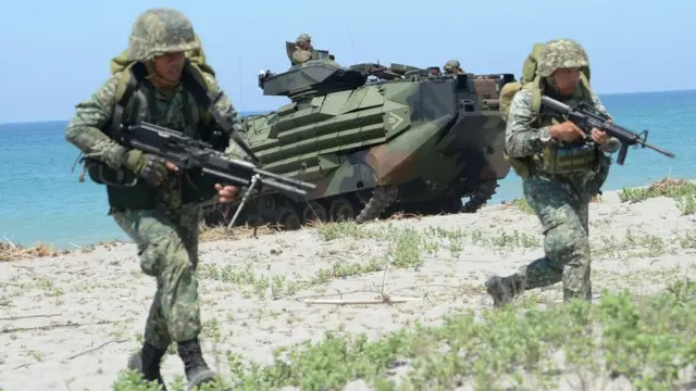 সেকেন্ড টমাস দ্বীপে ফিলিপিন্সের মেরিন সেনাদের প্রশিক্ষণ।