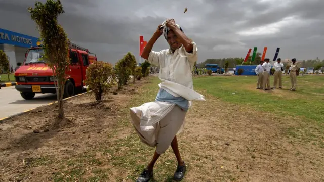 પ્રતીકાત્મક તસવીર