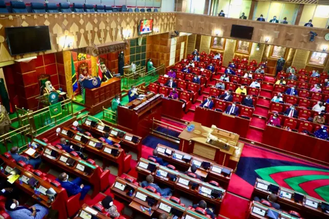 Prezida Samia ashikiriza ijambo ry'iwe ku nama nshingamateka ya Kenya