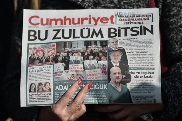Cumhuriyet gazetesi davası için Silivri Cezaevi'ne giden bir okur