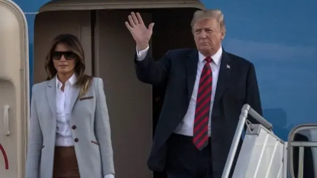 Presiden Trump tiba di Finlandia dengan Ibu Negara Melania Trump.