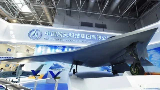 Китайский беспилотный разведывательно-ударный дрон CH-7, созданный с использованием технологий "стелс"