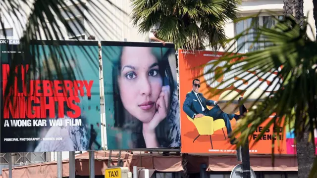 Film berbahasa Inggris pertama Wong Kar-wai, My Blueberry Nights (2007), dibintangi Norah Jones, Jude Law dan Natalie Portman.