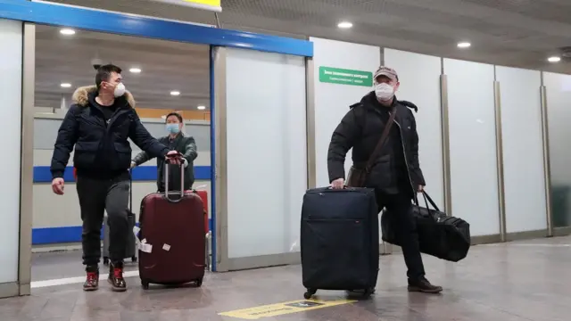 туристы в шереметьево