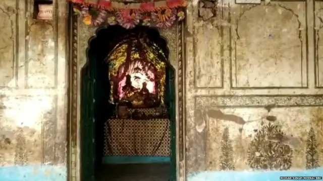 ਪਿੰਡ ਦਾ ਮੰਦਿਰ